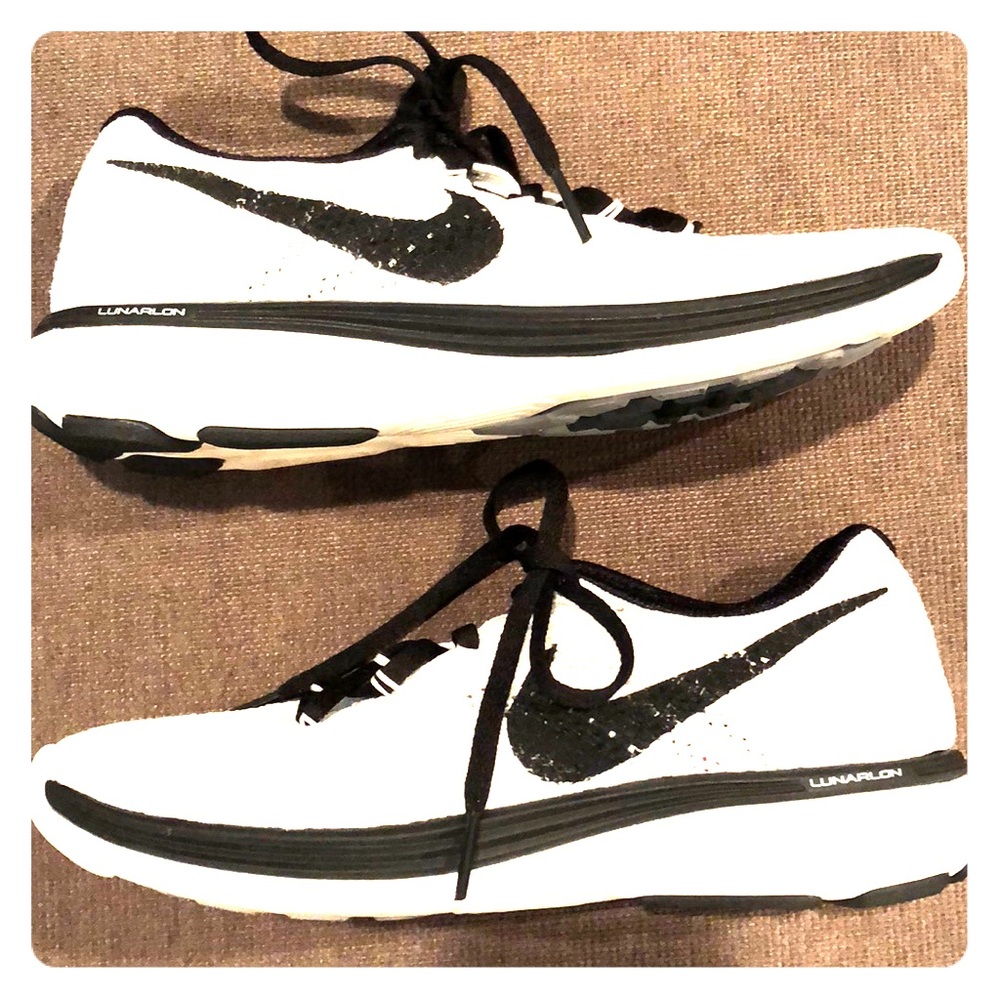 Nike lunarlon running shoes